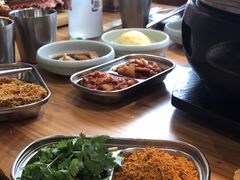 -汉城烤肉·黑金冠(华山路店)