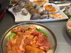 -围炉肉舍•炭烤活鳗•丹东海鲜烤肉(步行街店)