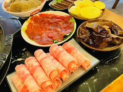 -重庆川渝肥妹火锅