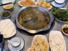 -光头药膳鸡(莱茵小镇店)
