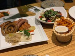 -LENBACH兰巴赫西餐啤酒坊(大连东港店)