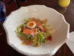 烟熏三文鱼色拉-YUE·6·西式融合餐厅(外滩六号店)