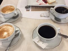 -Majestic Café