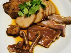 猪耳肉卷五花肉三拼-MR鹅外