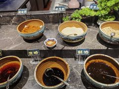 -金马门国际美食百汇(珞喻路店)