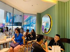 等位区-奈雪的茶(大连新玛特店)