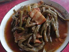 干豆角红烧肉-韵之源农家菜(北京1店)