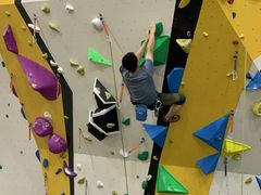 -问山MountQuest攀岩馆