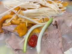 -九寨特色牦牛肉汤锅 羊肉汤锅