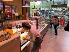 -巴黎贝甜(大宁国际商业广场店)