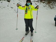 -十三陵雪世界滑雪场