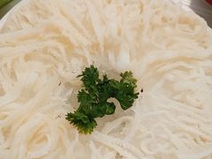 -洪氏嗨捞·广东猪肚鸡·椰子鸡火锅(西咸万象城店)