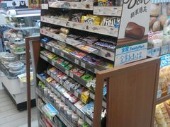 -全家便利店(襄阳南路店)