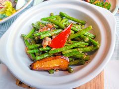 泰式蚬肉炒豆角-蕉叶·广州明星泰国菜(保利广场店)