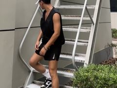 -上海游泳馆(地铁站)