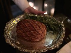 还未切盘的整只惠灵顿-壳里西餐厅Coquille Seafood Bistro(蒙自路店)