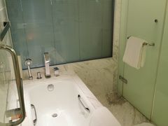 -上海滴水湖皇冠假日酒店