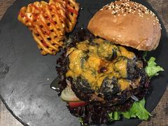 -HIGH FIVE哈福手工汉堡(桂林路店)