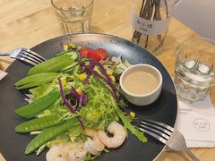 牛油果大虾沙拉-红小姐咖啡馆(西津渡店)