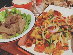 -虾弄弄海派小龙虾·牛羊蝎子火锅