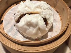 传统叉烧包-广州花园酒店荔湾亭·地道点心·粤式饮茶