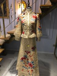 -觅白婚纱礼服馆