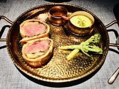 惠灵顿牛排-弦月窗LUNETTE BY AMANDA(复兴路店)