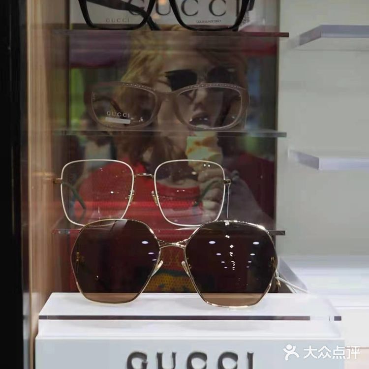 温镜阁眼镜店  配眼镜好选择