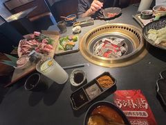 -铭牛烧肉·和牛海鲜自助(高新月牙湖店)