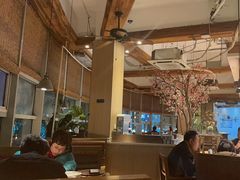 -蜜桃餐厅·伴山(湖滨商业街店)