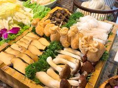 菌菇组合-慢丽江·云南野生菌土鸡锅(西山店)
