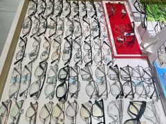 -美式眼镜·授权蔡司.依视路.尼康.豪雅.明月(人民广场店)