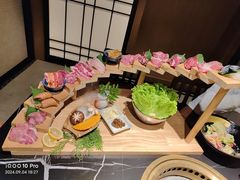 -山川小町·极番烧肉(新地假日广场店)