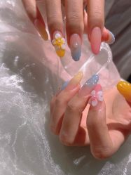 -丽心自助美甲美睫