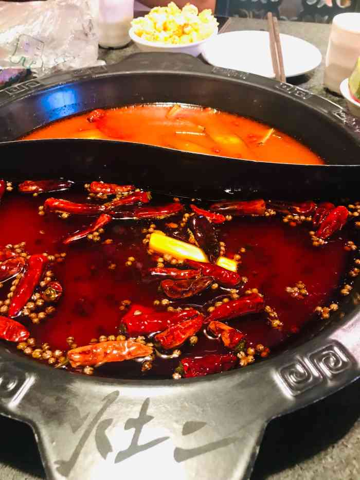灶二九宫格老火锅(金地广场店)-"92以前吃过沙湖路的灶二,感觉金地