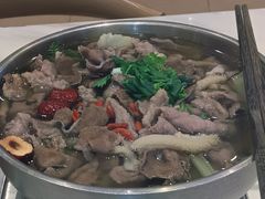 -犇逸·乐山跷脚牛肉·四川现炒(览海店)