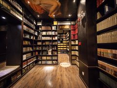 -钟书阁(松江泰晤士小镇店)