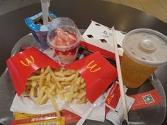 -麦当劳(世界城广场店)