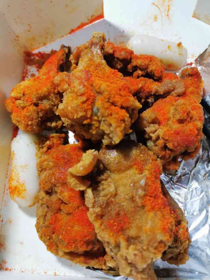 bigboss韩国炸鸡-"订了外卖,外卖小哥送的很及时.点了炸鸡和.