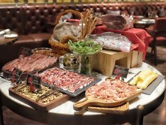 -恰餐厅及酒吧 CHAR Bar & Grill (北京丽都皇冠假日店)