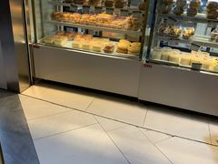 面包甜点陈列柜-白玉兰食品(甜云店)