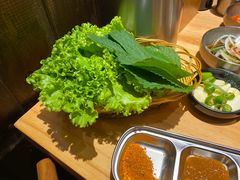 -极简·炭火烤肉主题餐厅·龙虾烧烤·烤羊排(宝龙店)