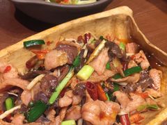 -老滇山寨•云南特色菜•地方菜•民族风情歌舞表演(金碧店)