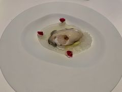 法国吉拉多2号生蚝配梨汁-AZUR聚(香格里拉饭店)