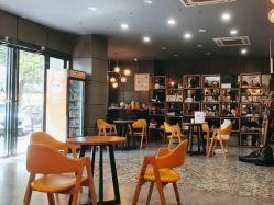 -onlygirl摄影美学馆高端定制(江滩店)