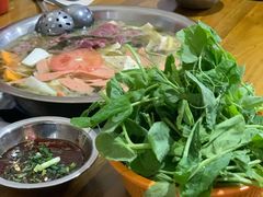 -泸州酸菜豆花火锅川师店