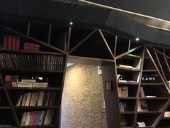 -钟书阁(松江泰晤士小镇店)