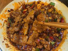 -拈签一笑黄牛肉辣卤串串