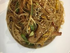 泰式豬頸肉炒米-津津飯堂