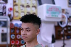-海文先生国潮烫染男士理发馆